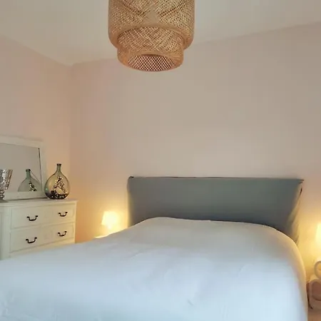 Maison Ensoleillee, Au Calme, Avec Grand Jardin Vegetalise Sans Vis A Vis *
